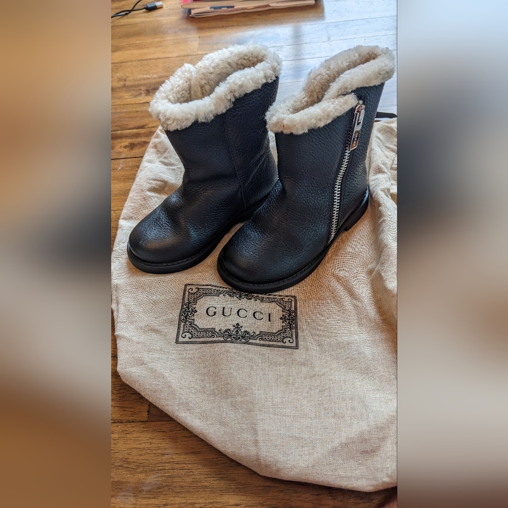 Gucci leather boots with Sherpa lining